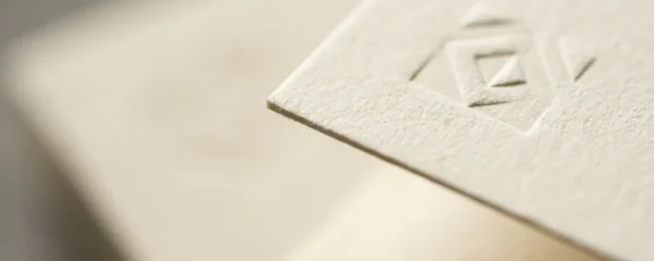 Document professionnel de qualité sur papier premium avec texture élégante